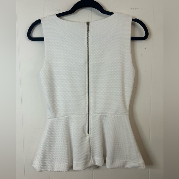 H&M, size XS, white peplum top with long back zipper, fitted. Sleeveless - Picture 5 of 6